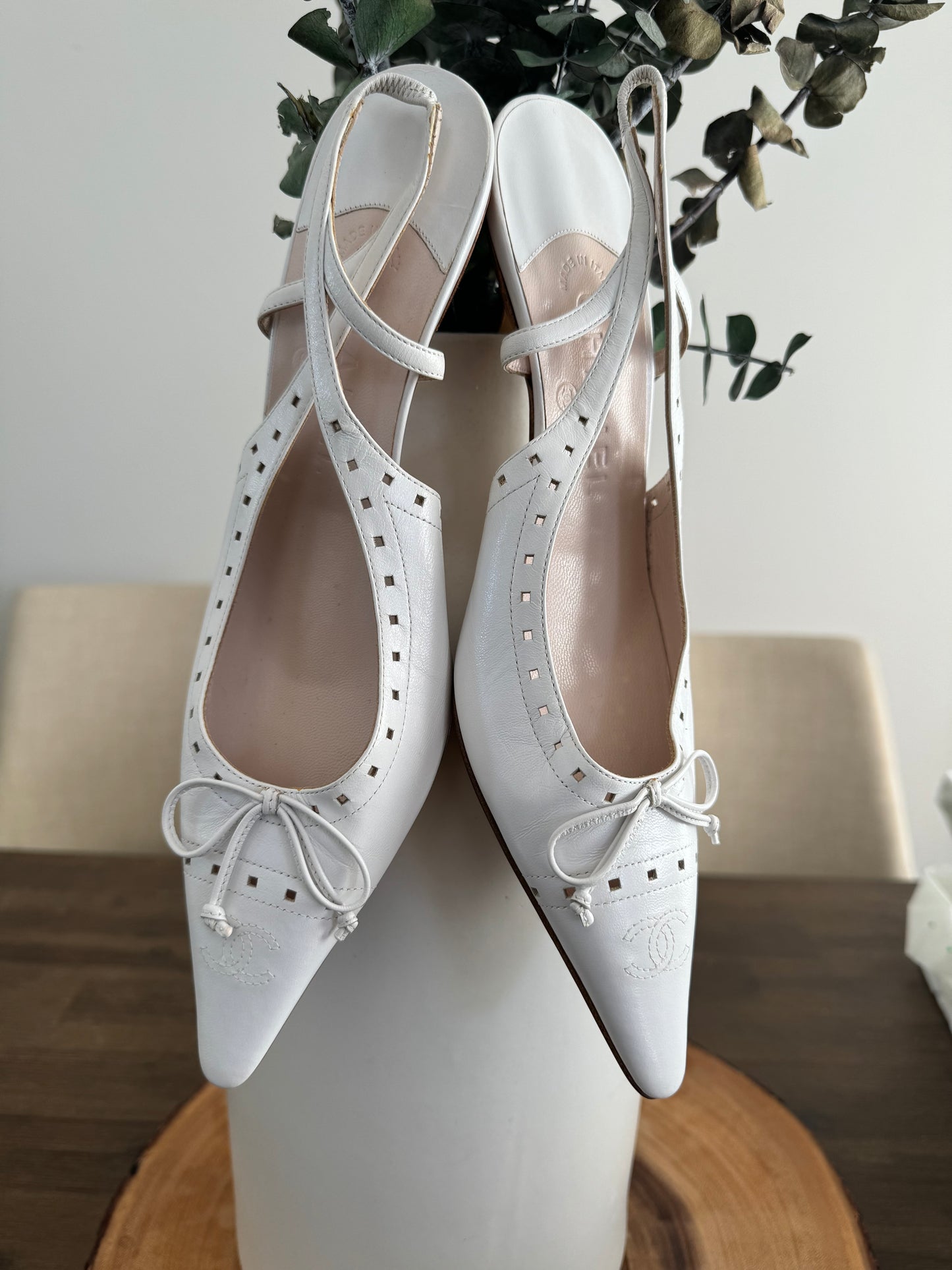 Vintage Chanel Slingbacks in White Leather 37