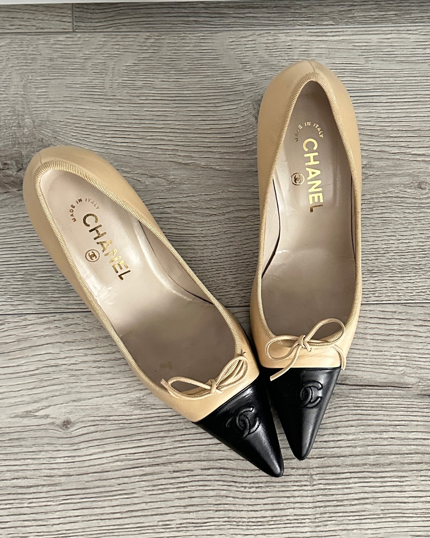 Vintage Chanel Pointed Toe Pumps with CC Logo