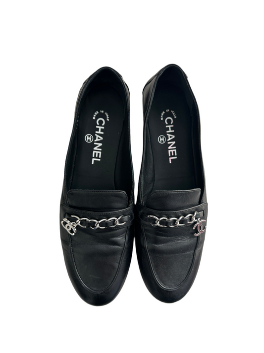 Chanel 2019 Moccasin Lambskin Flats / Loafers 39